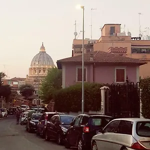 Un Bellissimo Nido A S.pietro Roma